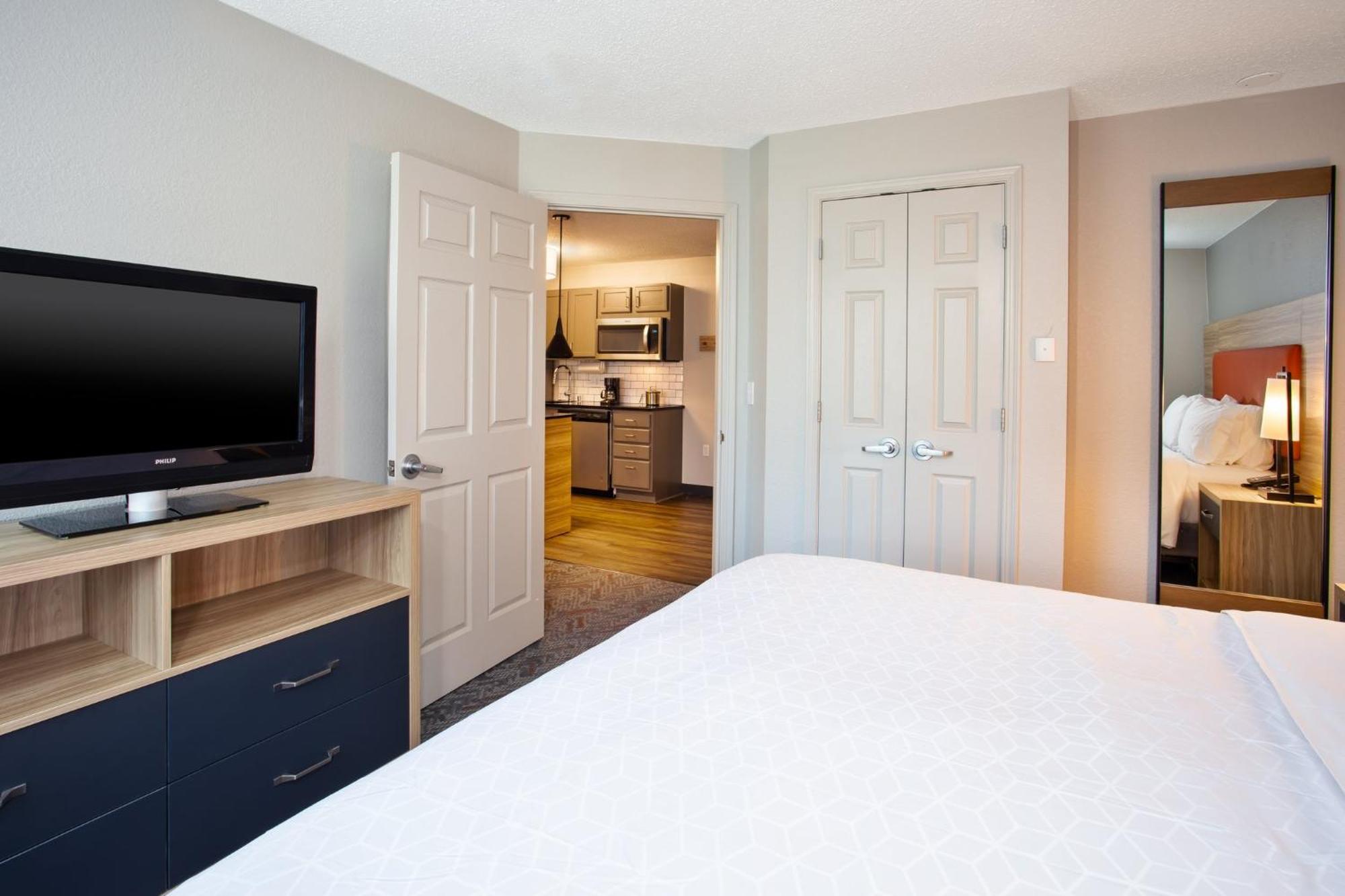 Candlewood Suites Kenosha By Ihg Pleasant Prairie Exterior photo