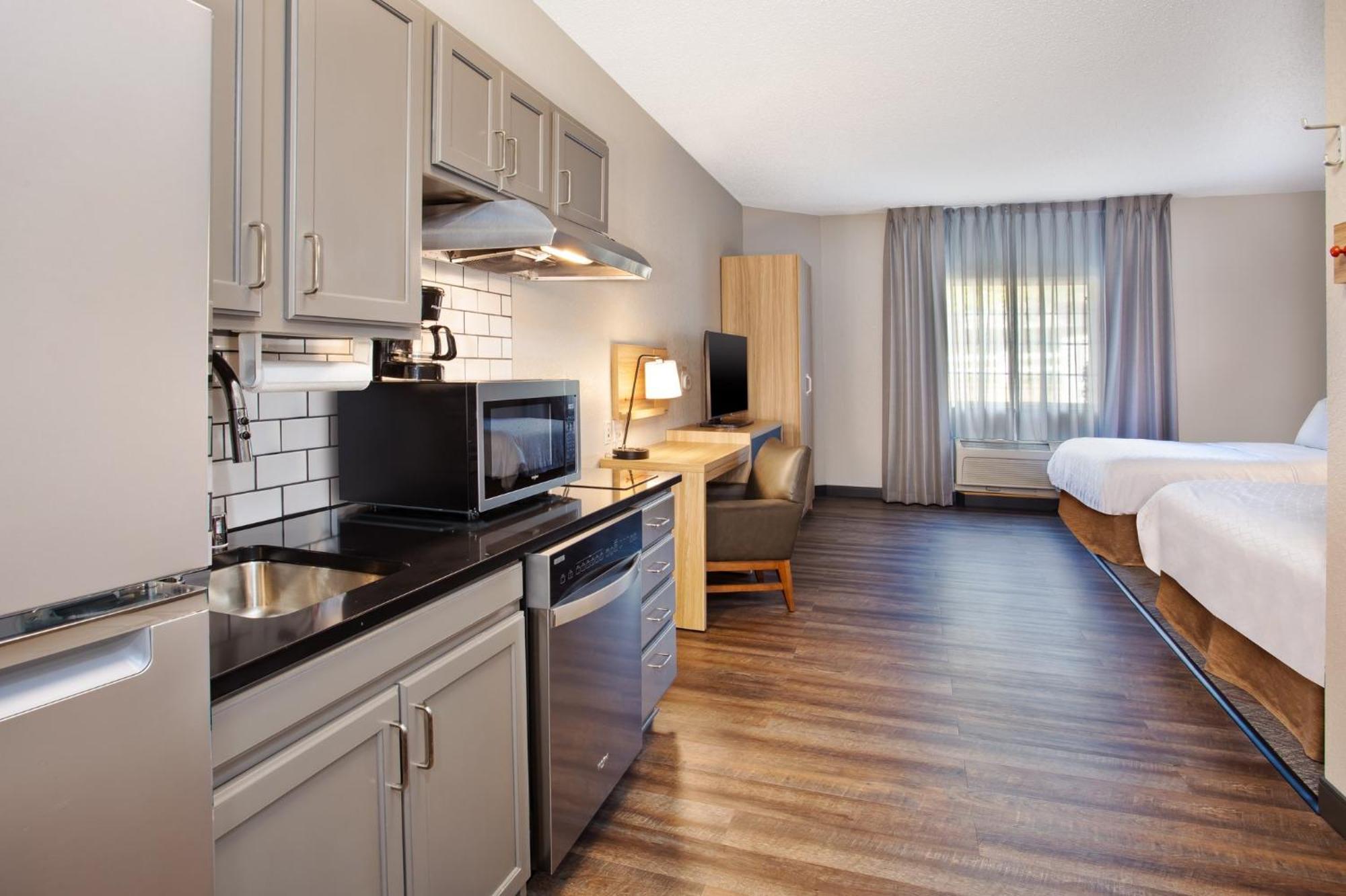 Candlewood Suites Kenosha By Ihg Pleasant Prairie Exterior photo