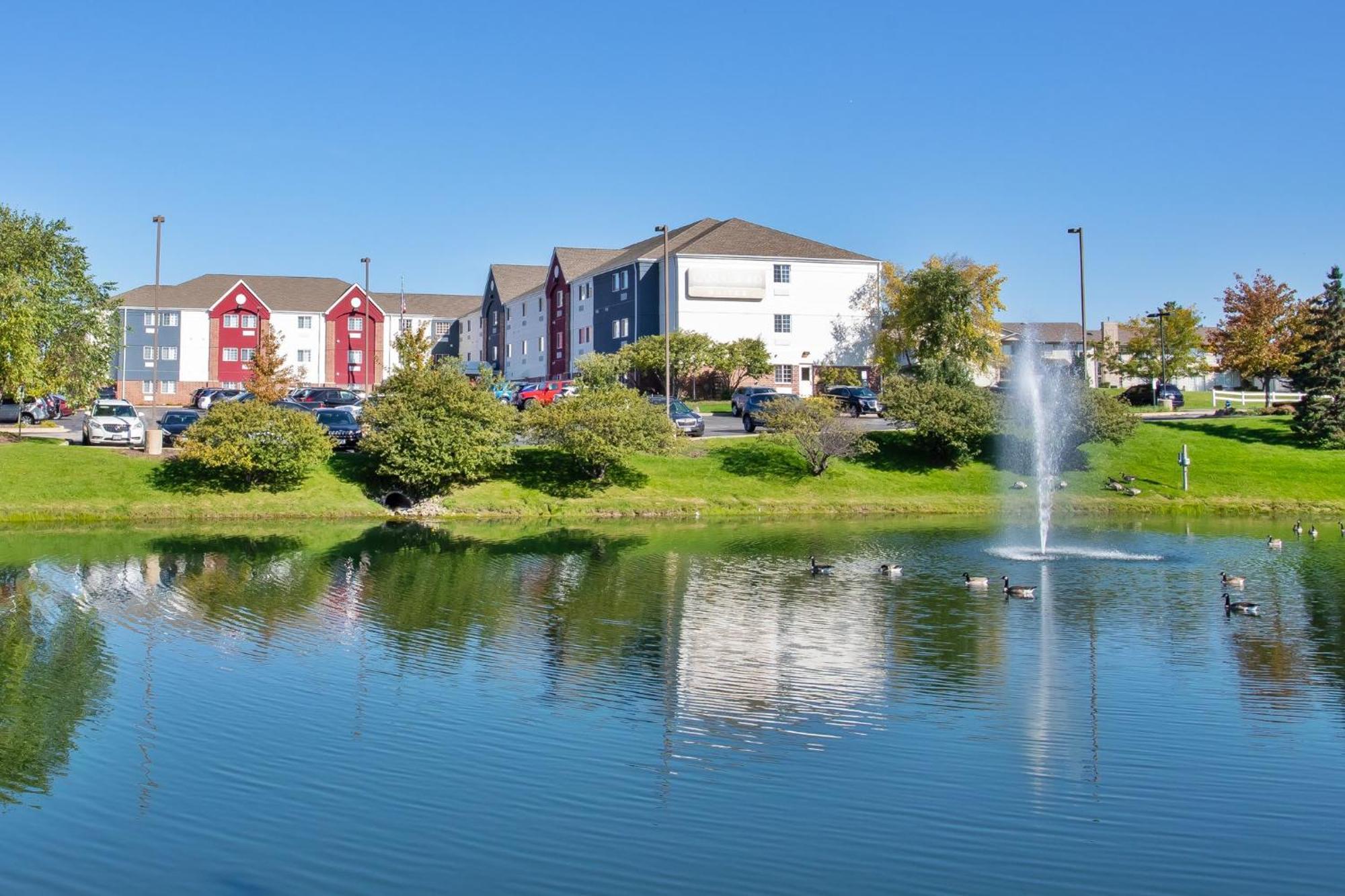 Candlewood Suites Kenosha By Ihg Pleasant Prairie Exterior photo